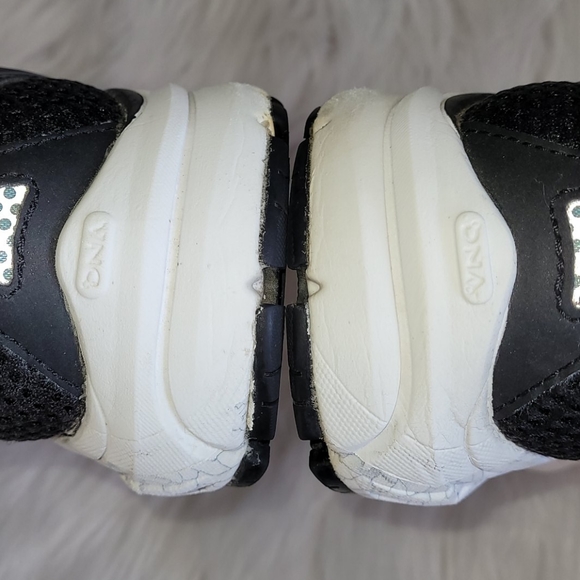 Brooks Addiction 13 running shoes size 7.5 wide - Picture 6 of 8